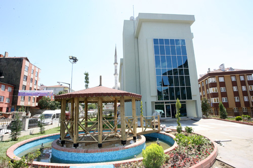 M. Akif Kültür Merkezi Bahçesi 2