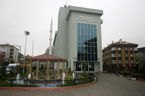 M. Akif Kültür Merkezi Bahçesi 3