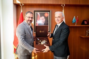 Gençlik ve Spor Bakanı Dr. Mehmet Muharrem Kasapoğlu Başkan İsmet Yıldırım'ı Ziyaret Etti 