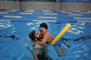 Ümraniye Belediyesi'nden Engelli Çocuklara Yüzme Kursu